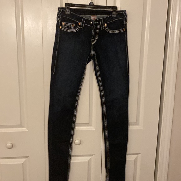 Like new True Religion jean dark blue size 28 super long - Picture 3 of 4
